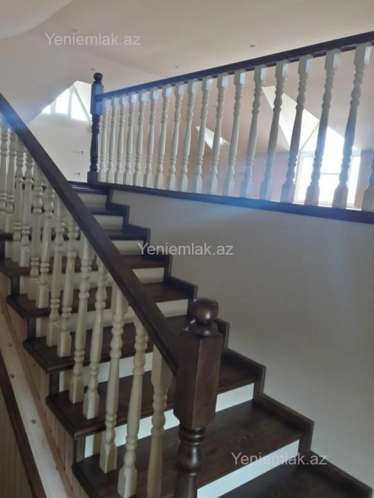 Satılır 4 otaqlı həyət evi 220 m²