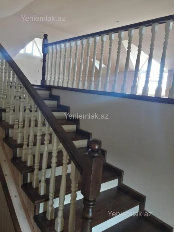 Satılır 4 otaqlı həyət evi 220 m²