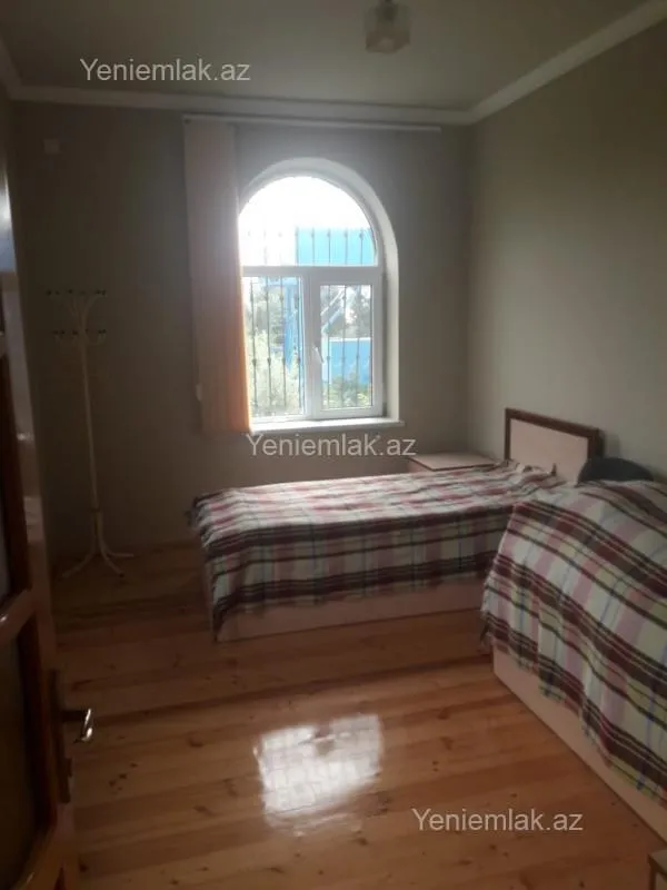 Satılır 4 otaqlı həyət evi 220 m²