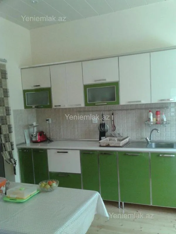 Satılır 4 otaqlı həyət evi 220 m²