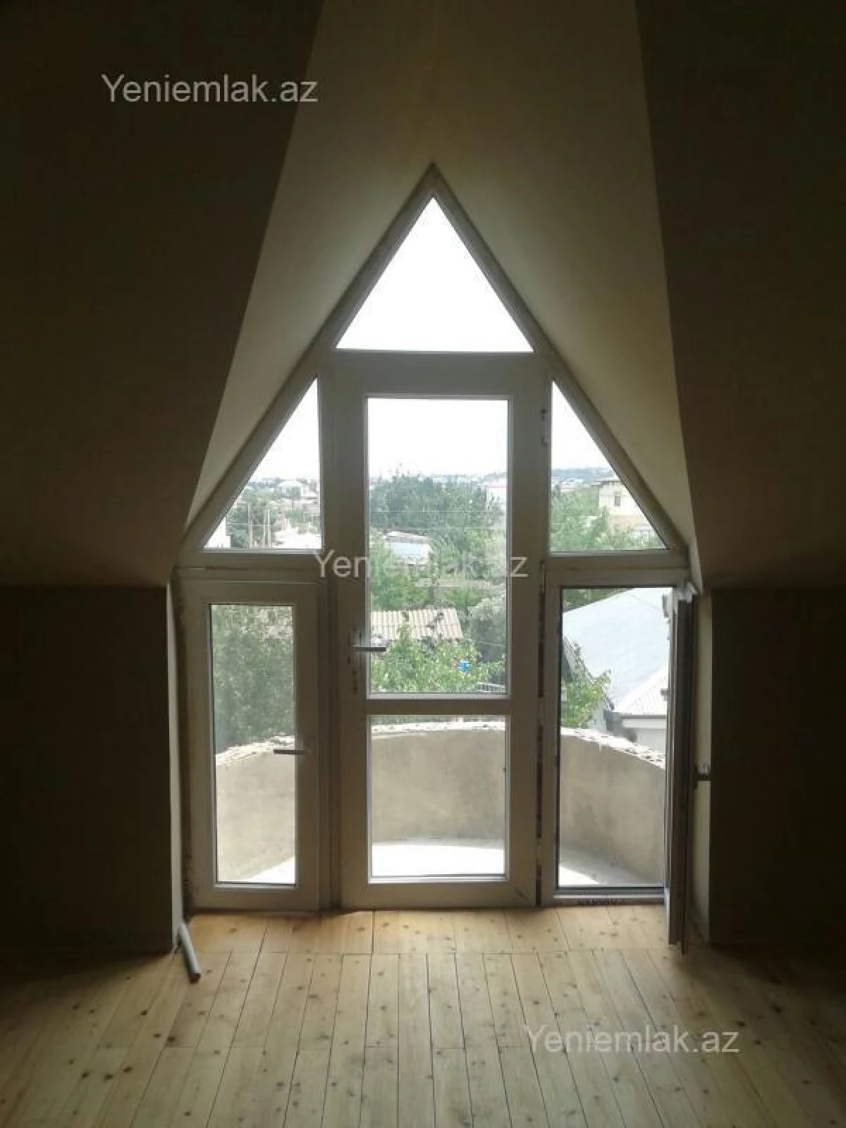 Satılır 4 otaqlı həyət evi 220 m²