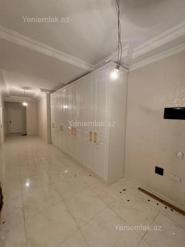 Satılır 3 otaqlı yeni tikili 134 m²