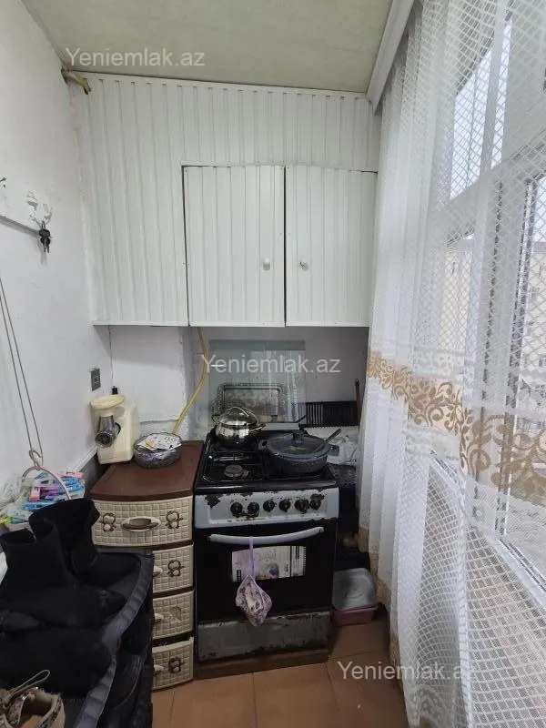 Satılır 3 otaqlı köhnə tikili 72 m²