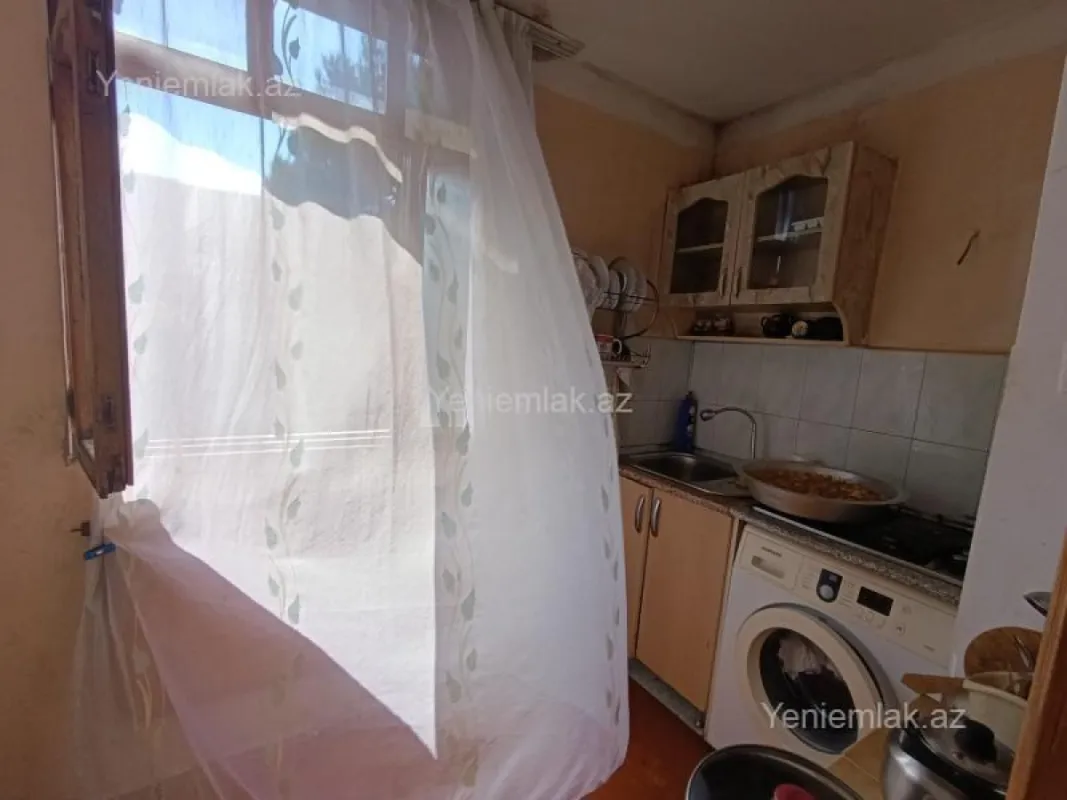 Satılır 2 otaqlı köhnə tikili 42 m²