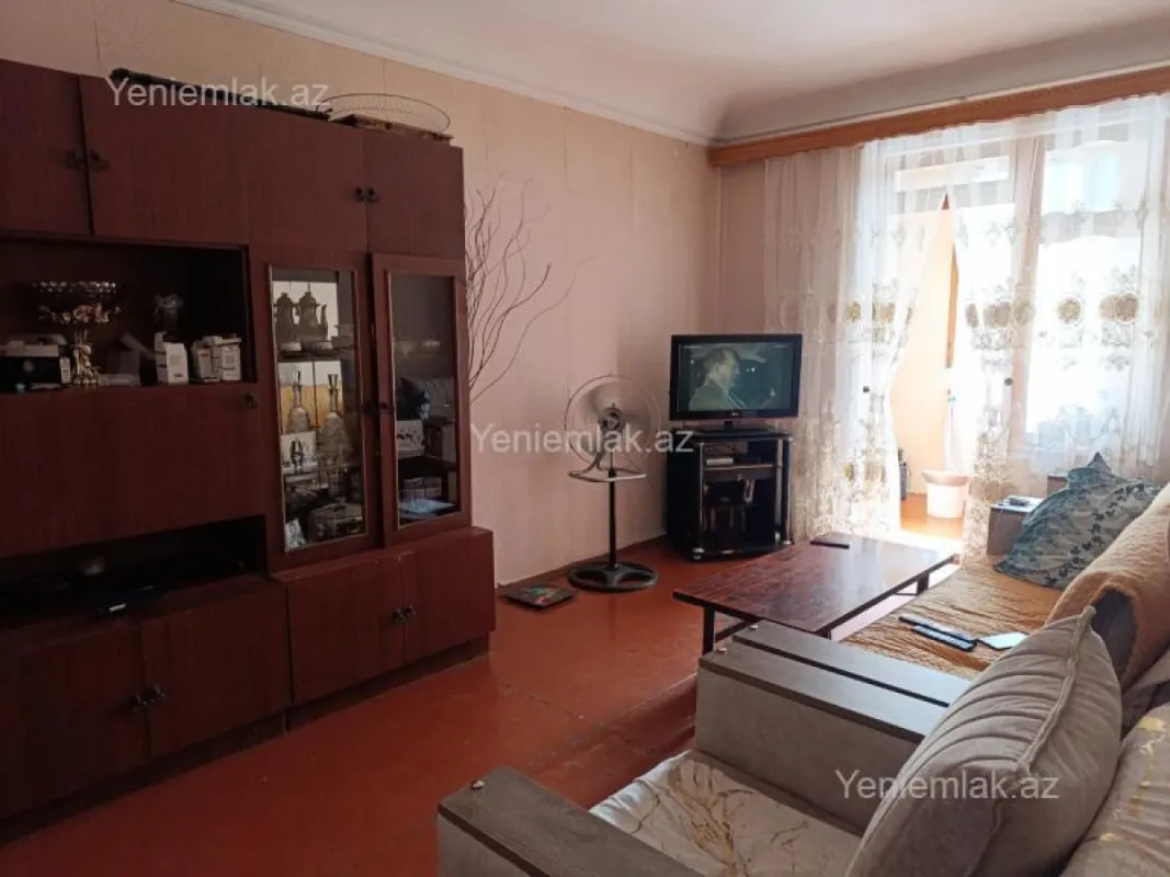 Satılır 2 otaqlı köhnə tikili 42 m²