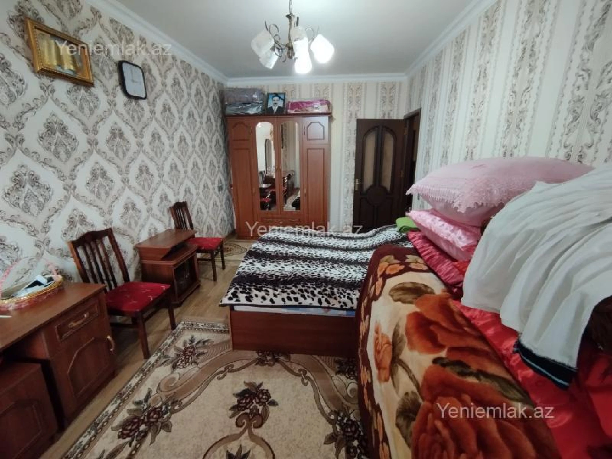 Satılır 4 otaqlı köhnə tikili 90 m²