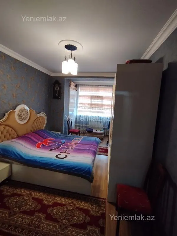 Satılır 4 otaqlı köhnə tikili 90 m²