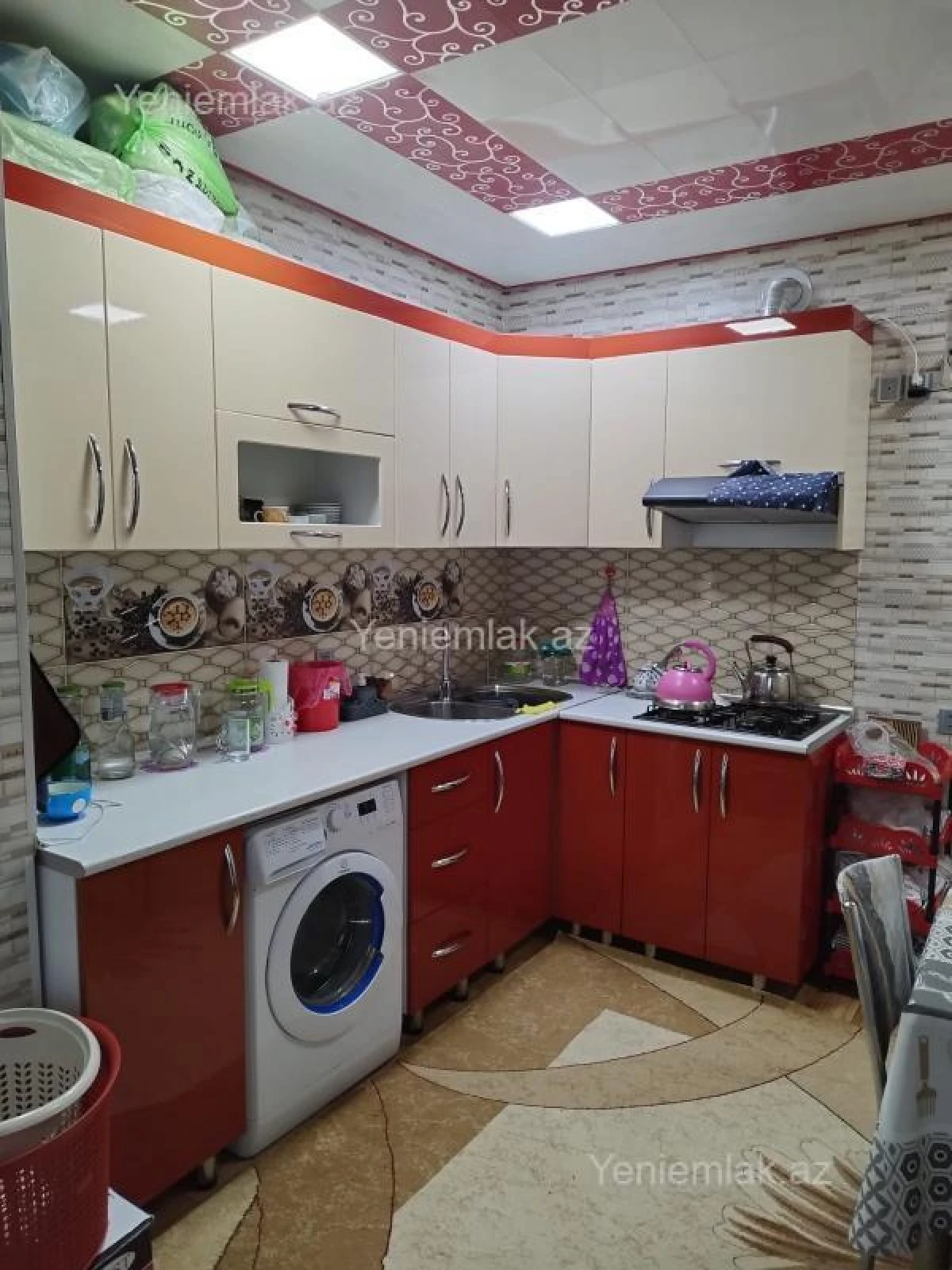 Satılır 4 otaqlı köhnə tikili 90 m²