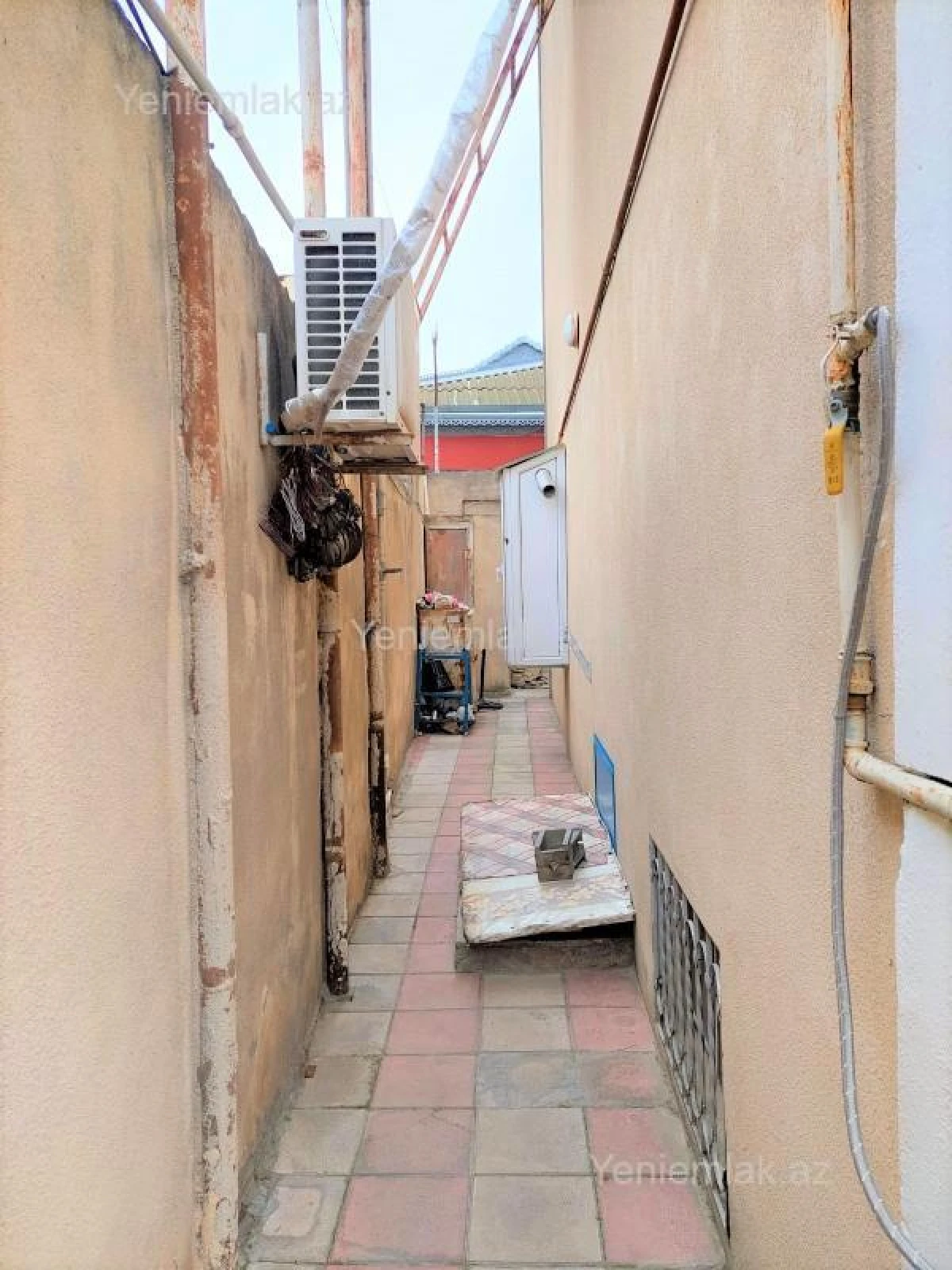 Satılır 4 otaqlı həyət evi 200 m²