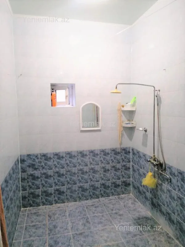 Satılır 4 otaqlı həyət evi 200 m²