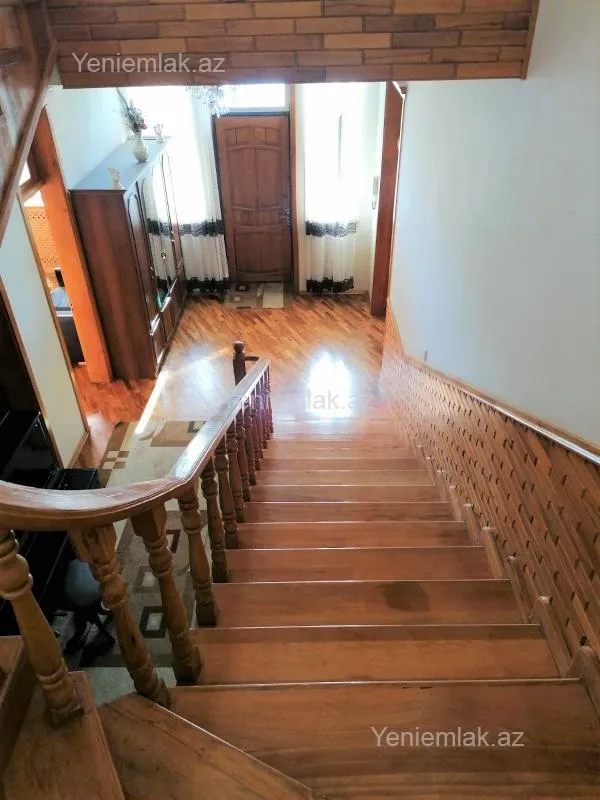 Satılır 4 otaqlı həyət evi 200 m²