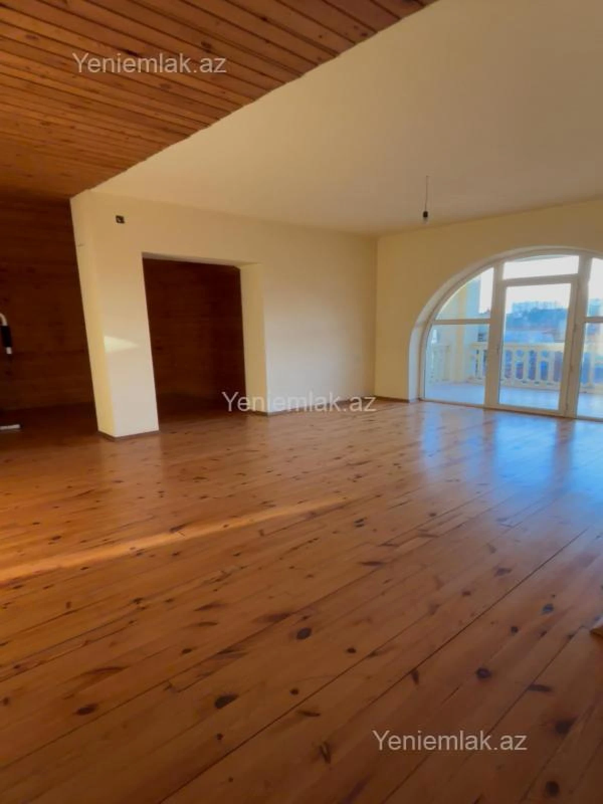 Satılır 6 otaqlı həyət evi 550 m²