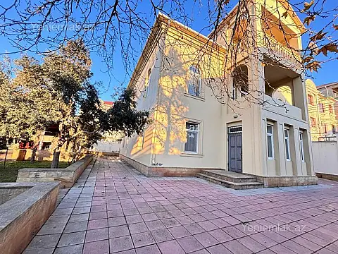 Satılır 6 otaqlı həyət evi 550 m² — Bakı, Nizami 6 otaq 550.00 m²