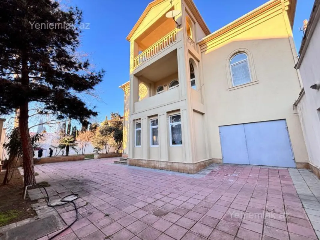 Satılır 6 otaqlı həyət evi 550 m²