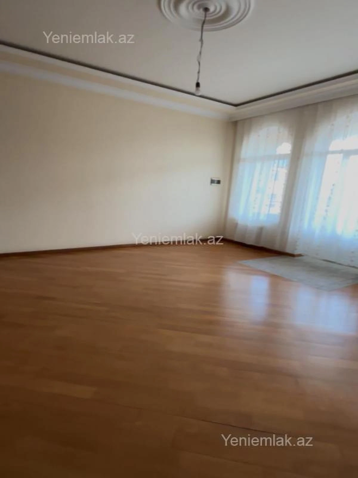 Satılır 6 otaqlı həyət evi 550 m²