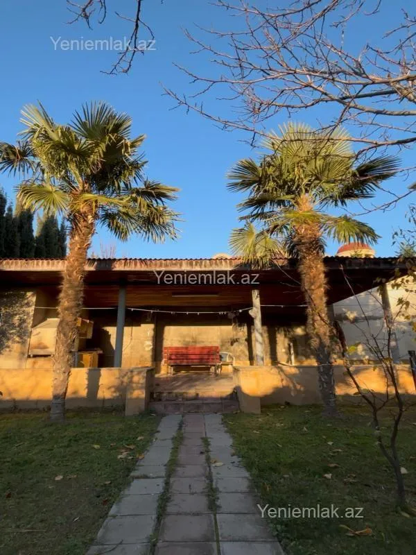 Satılır 6 otaqlı həyət evi 550 m²