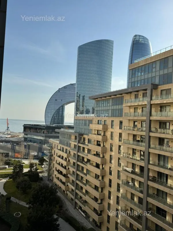 Satılır 4 otaqlı yeni tikili 175.3 m²