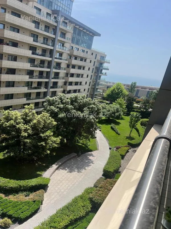 Satılır 4 otaqlı yeni tikili 175.3 m²