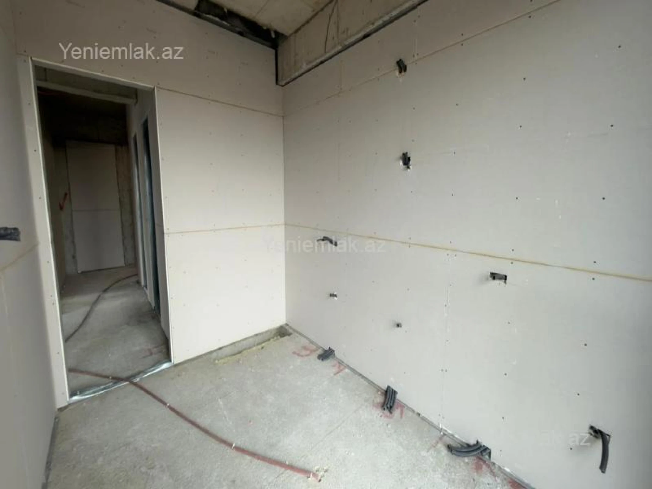 Satılır 3 otaqlı yeni tikili 87 m²