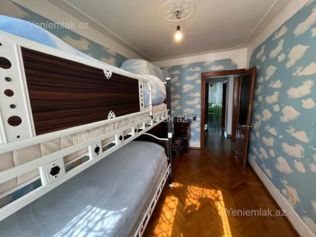 Satılır 3 otaqlı köhnə tikili 70 m²