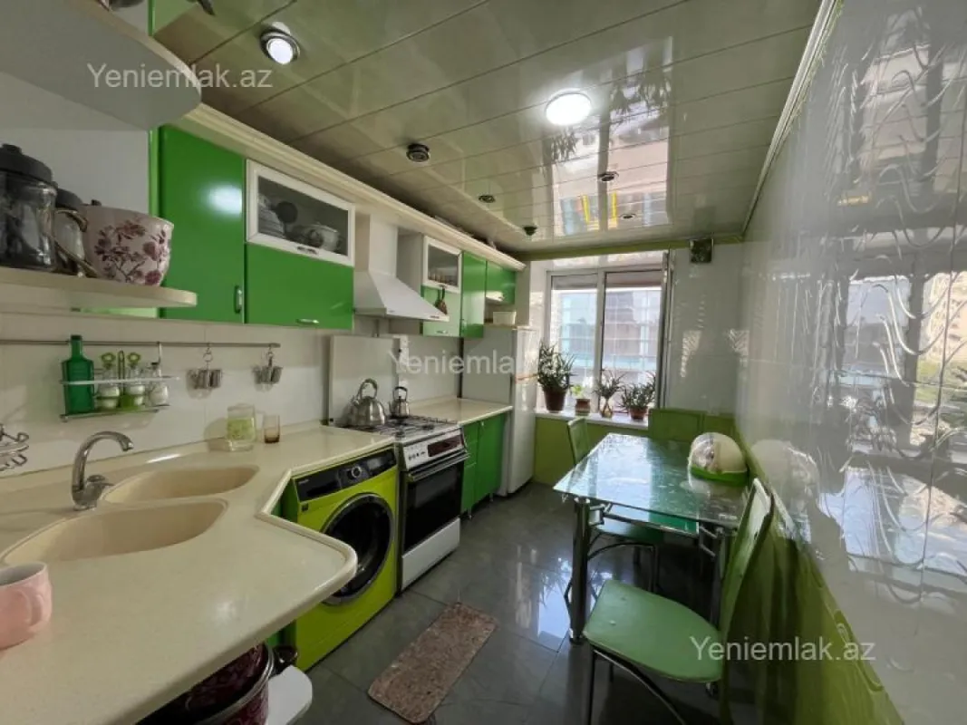 Satılır 3 otaqlı köhnə tikili 70 m²