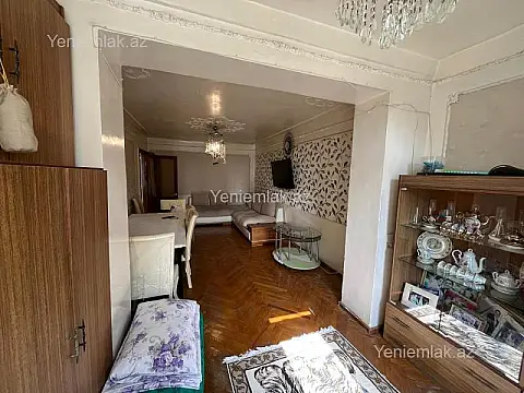 Satılır 3 otaqlı köhnə tikili 70 m²