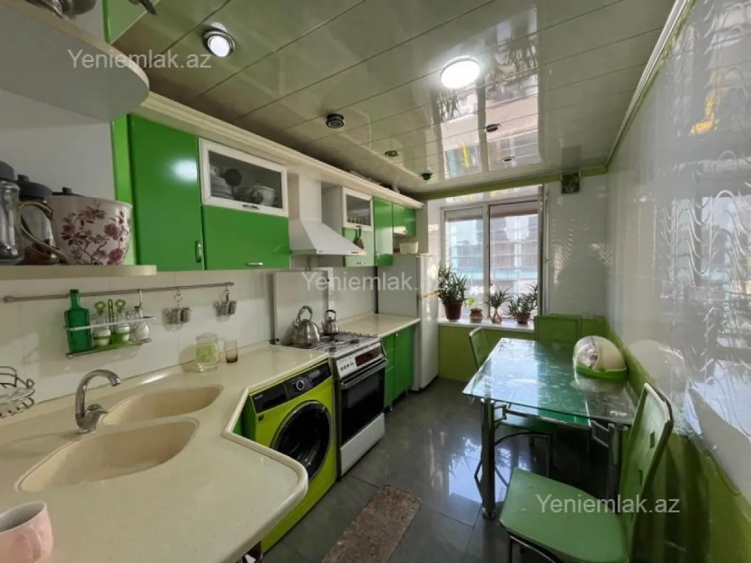 Satılır 3 otaqlı köhnə tikili 70 m²