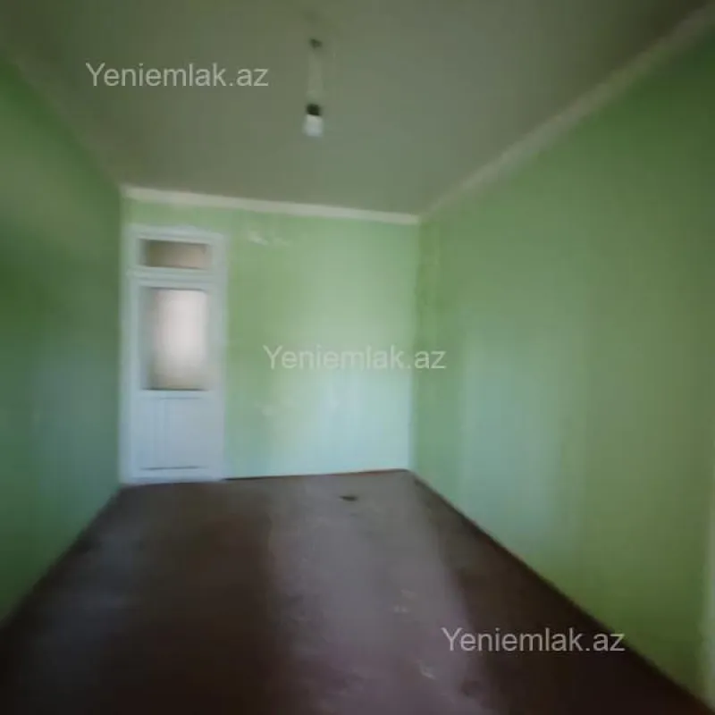 Satılır 8 otaqlı həyət evi 380 m²