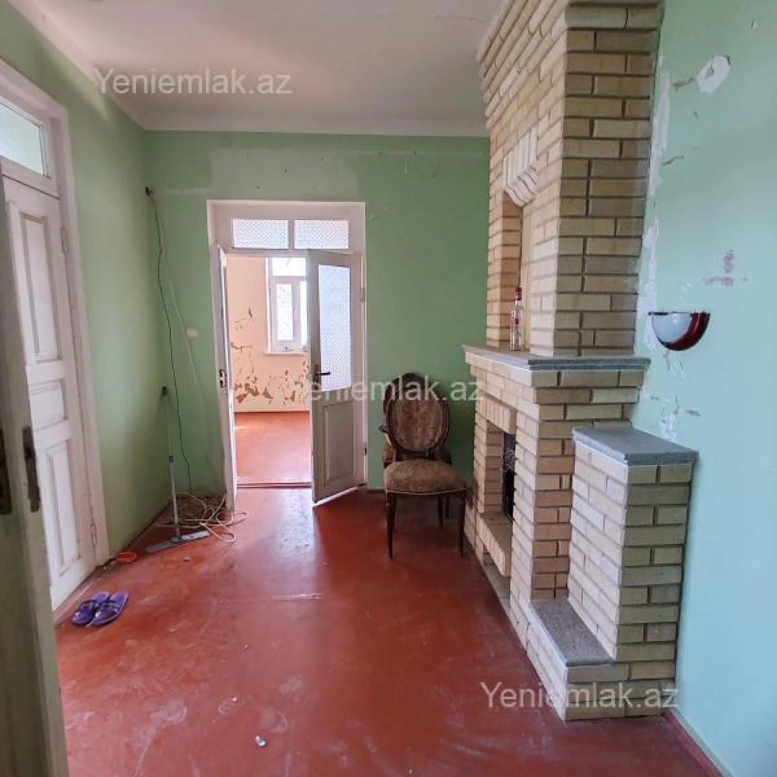 Satılır 8 otaqlı həyət evi 380 m²