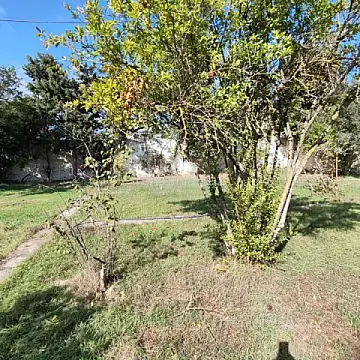 Satılır 8 otaqlı həyət evi 380 m²