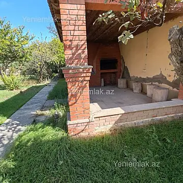 Satılır 8 otaqlı həyət evi 380 m²