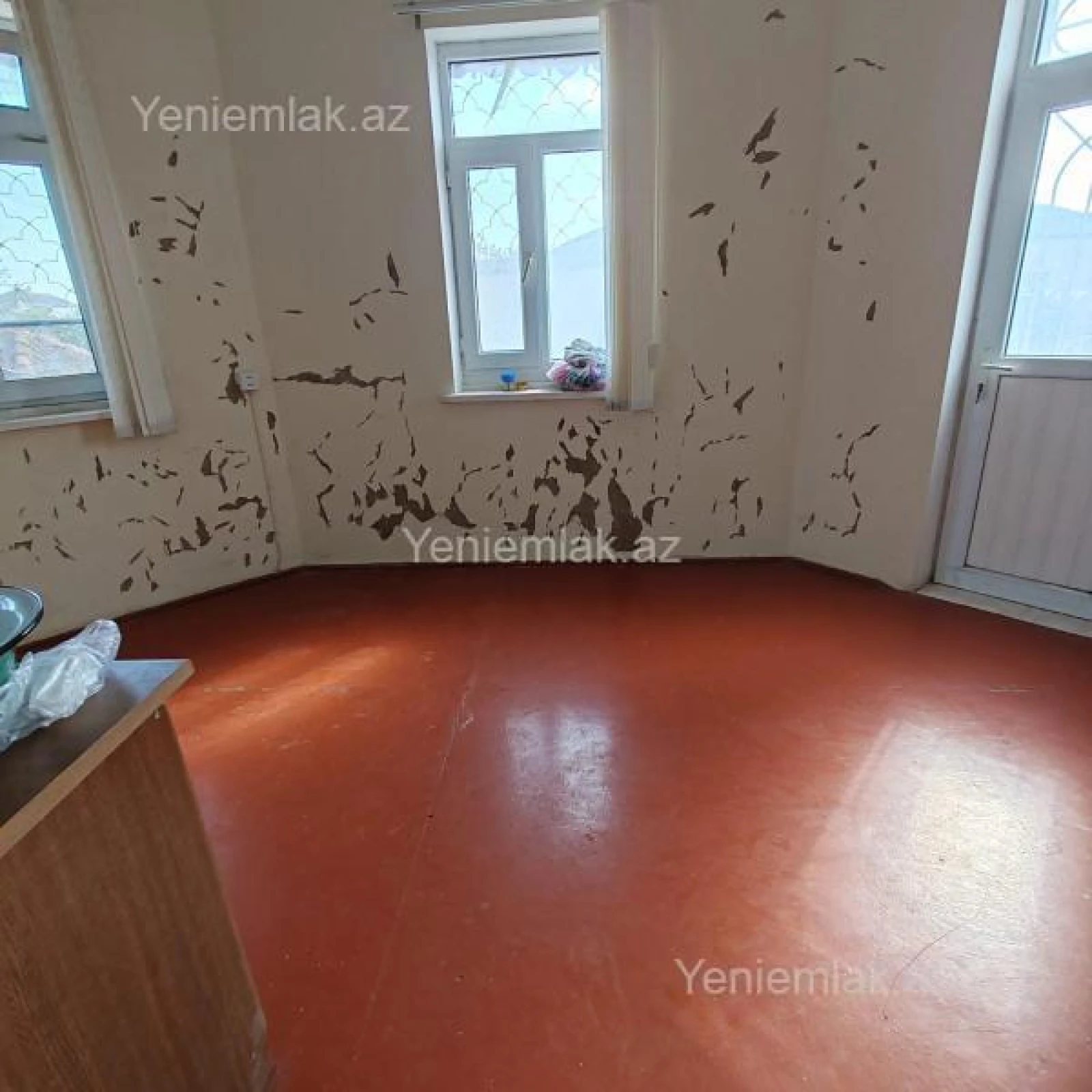 Satılır 8 otaqlı həyət evi 380 m²