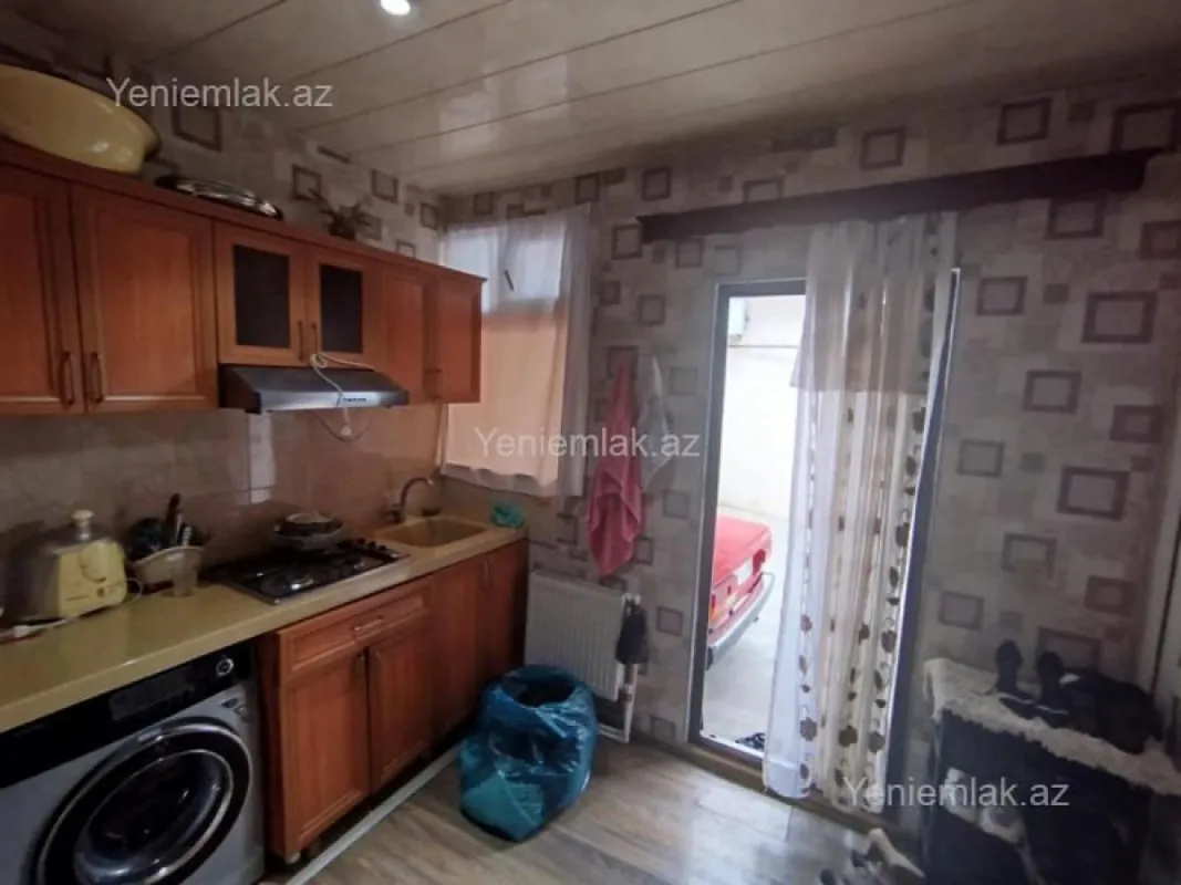 Satılır 14 otaqlı həyət evi 310 m²