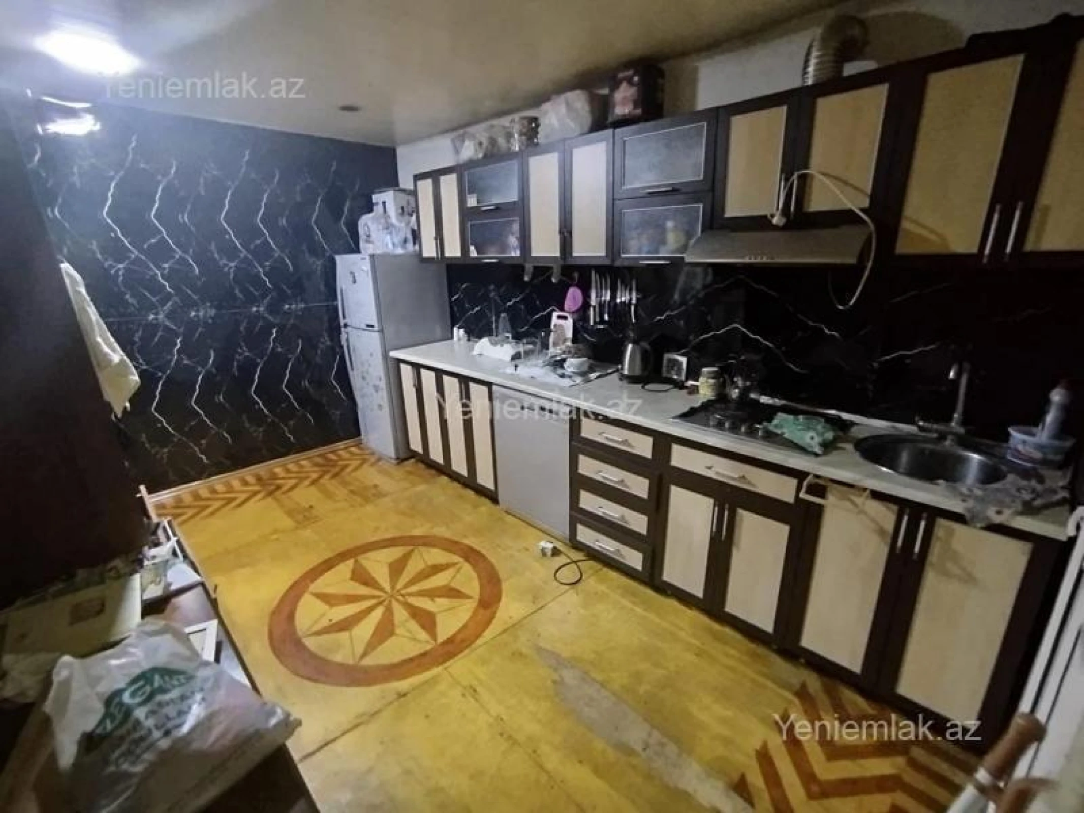 Satılır 14 otaqlı həyət evi 310 m²