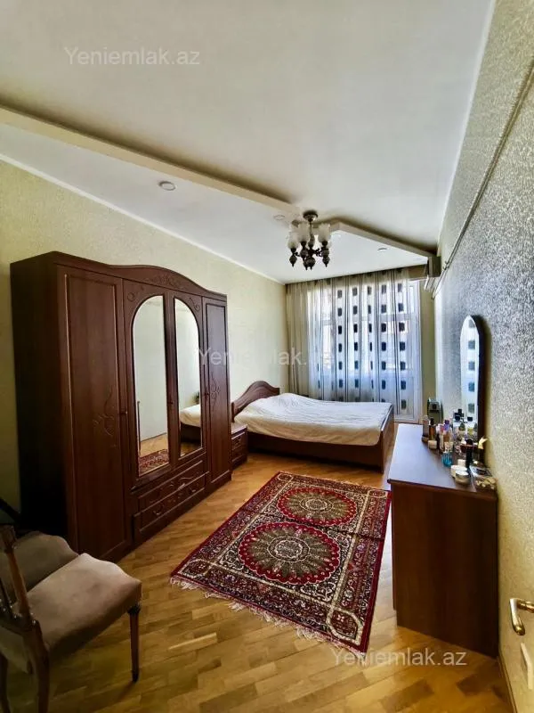 Satılır 2 otaqlı yeni tikili 70 m²