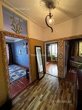 Satılır 3 otaqlı köhnə tikili 100 m²