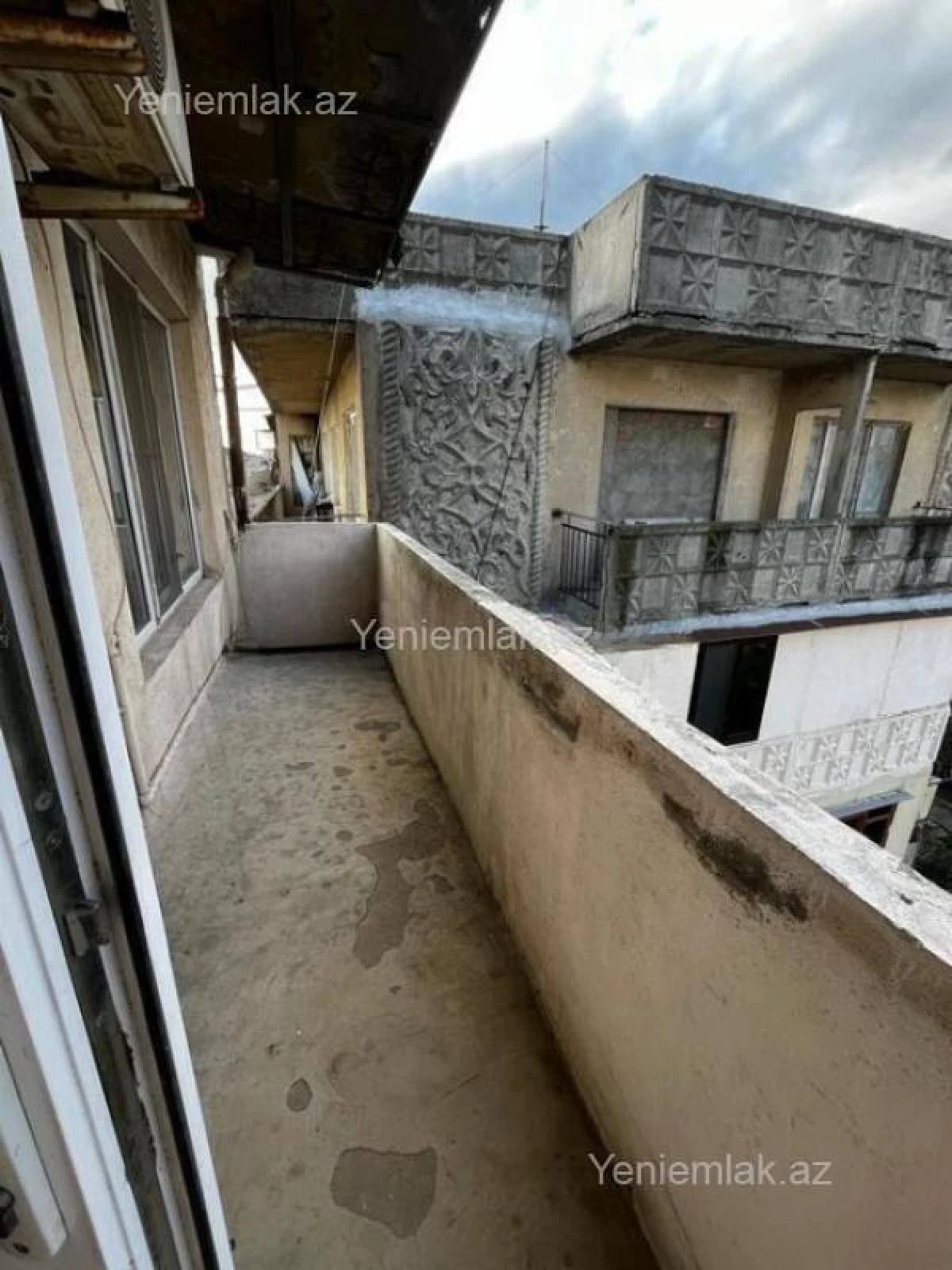 Satılır 3 otaqlı köhnə tikili 100 m²