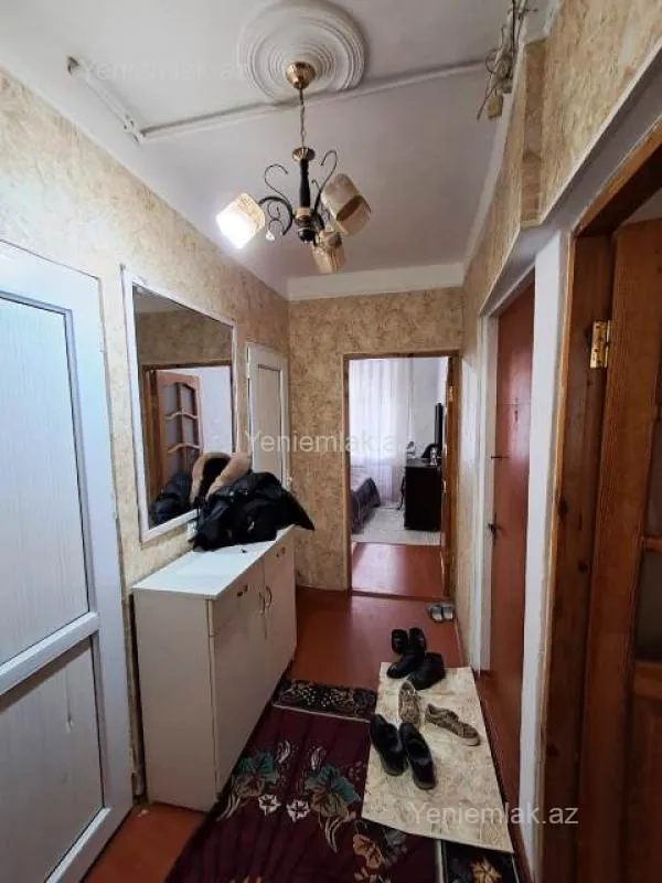 Satılır 2 otaqlı köhnə tikili 60 m²