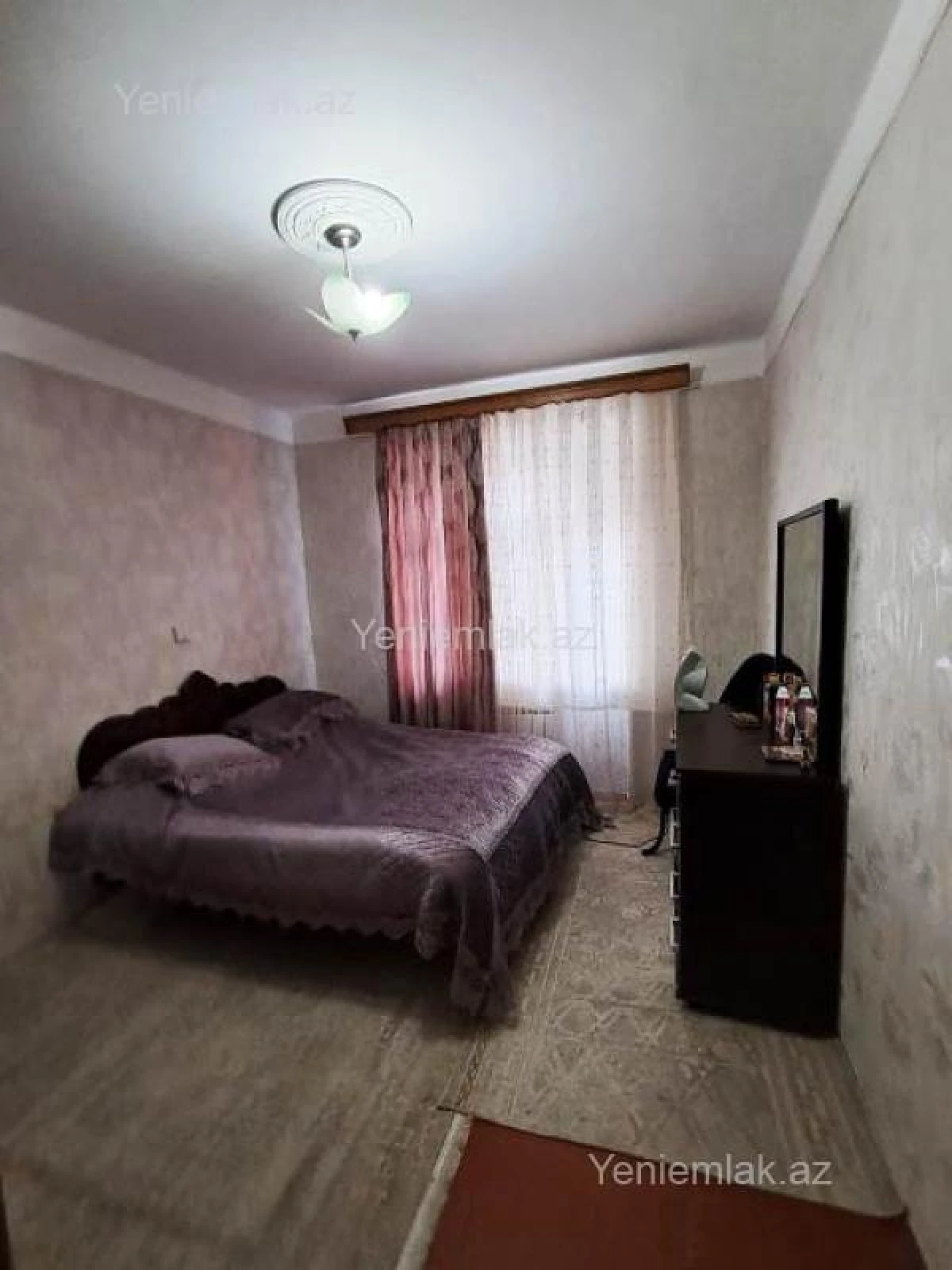 Satılır 2 otaqlı köhnə tikili 60 m²