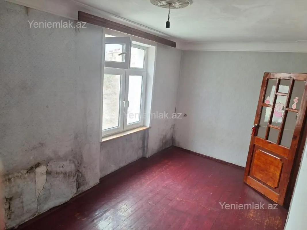 Satılır 2 otaqlı köhnə tikili 45 m²
