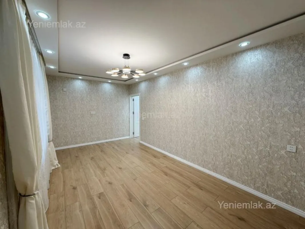 Satılır 2 otaqlı köhnə tikili 60 m²