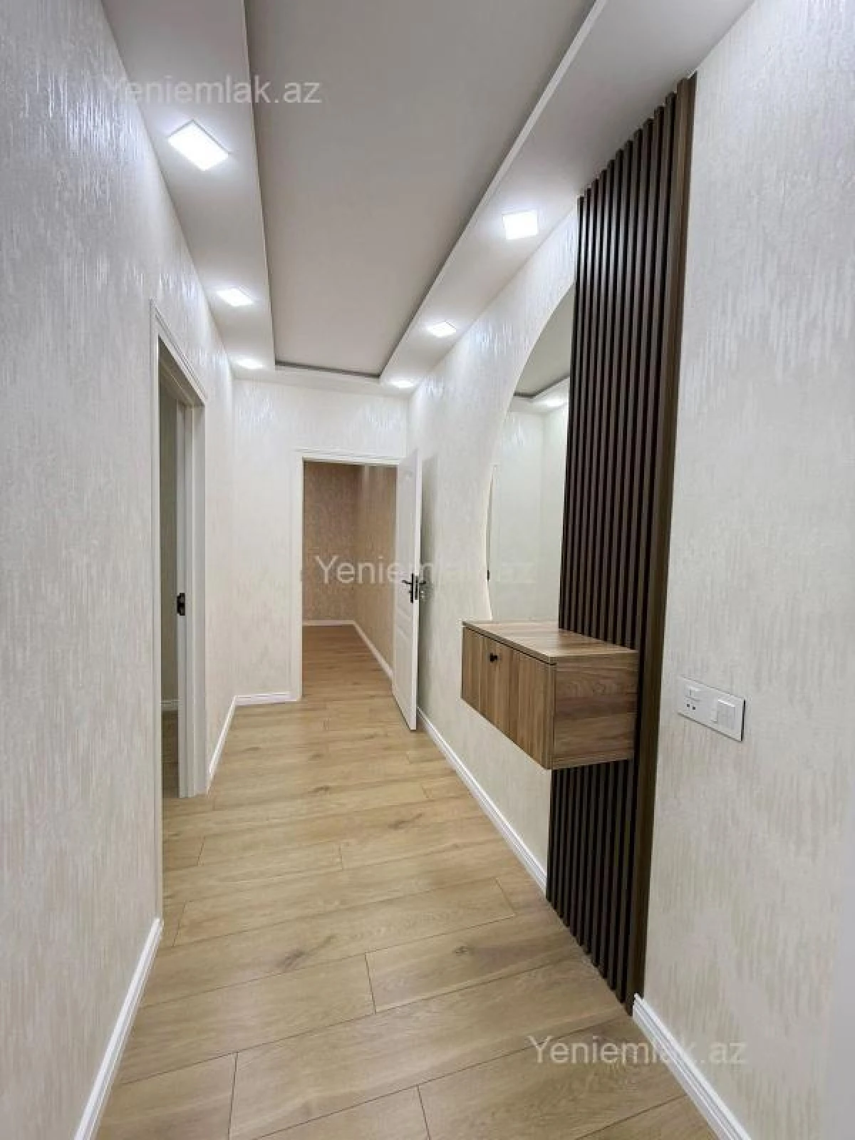 Satılır 2 otaqlı köhnə tikili 60 m²