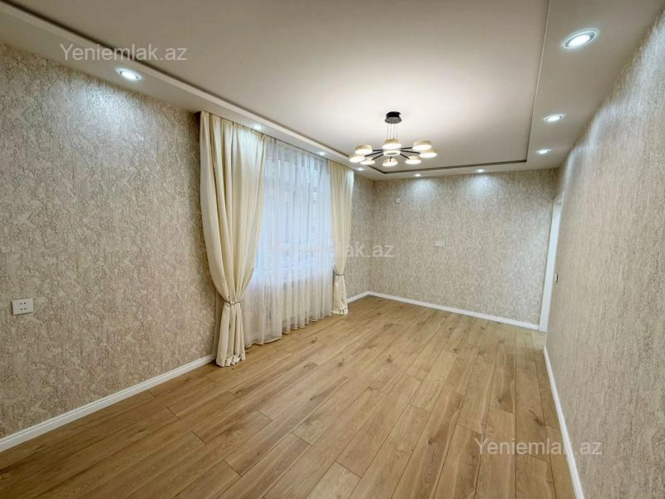 Satılır 2 otaqlı köhnə tikili 60 m²