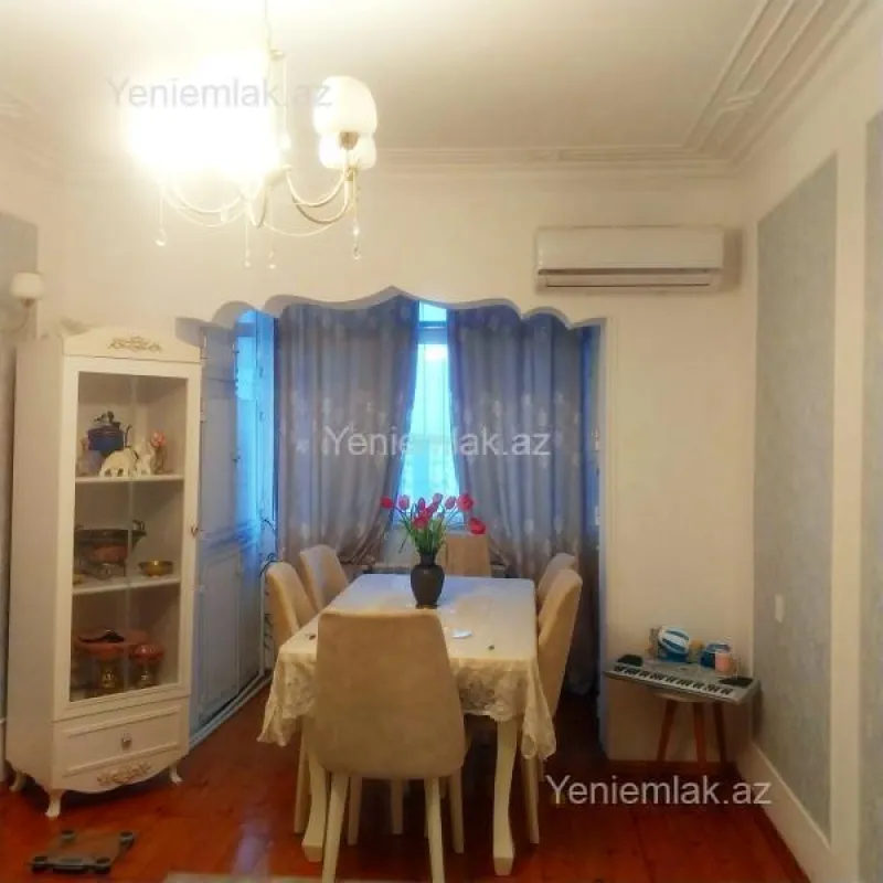Satılır 3 otaqlı köhnə tikili 70 m²