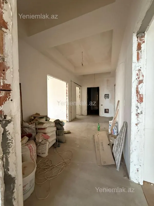 Satılır 3 otaqlı yeni tikili 130 m²