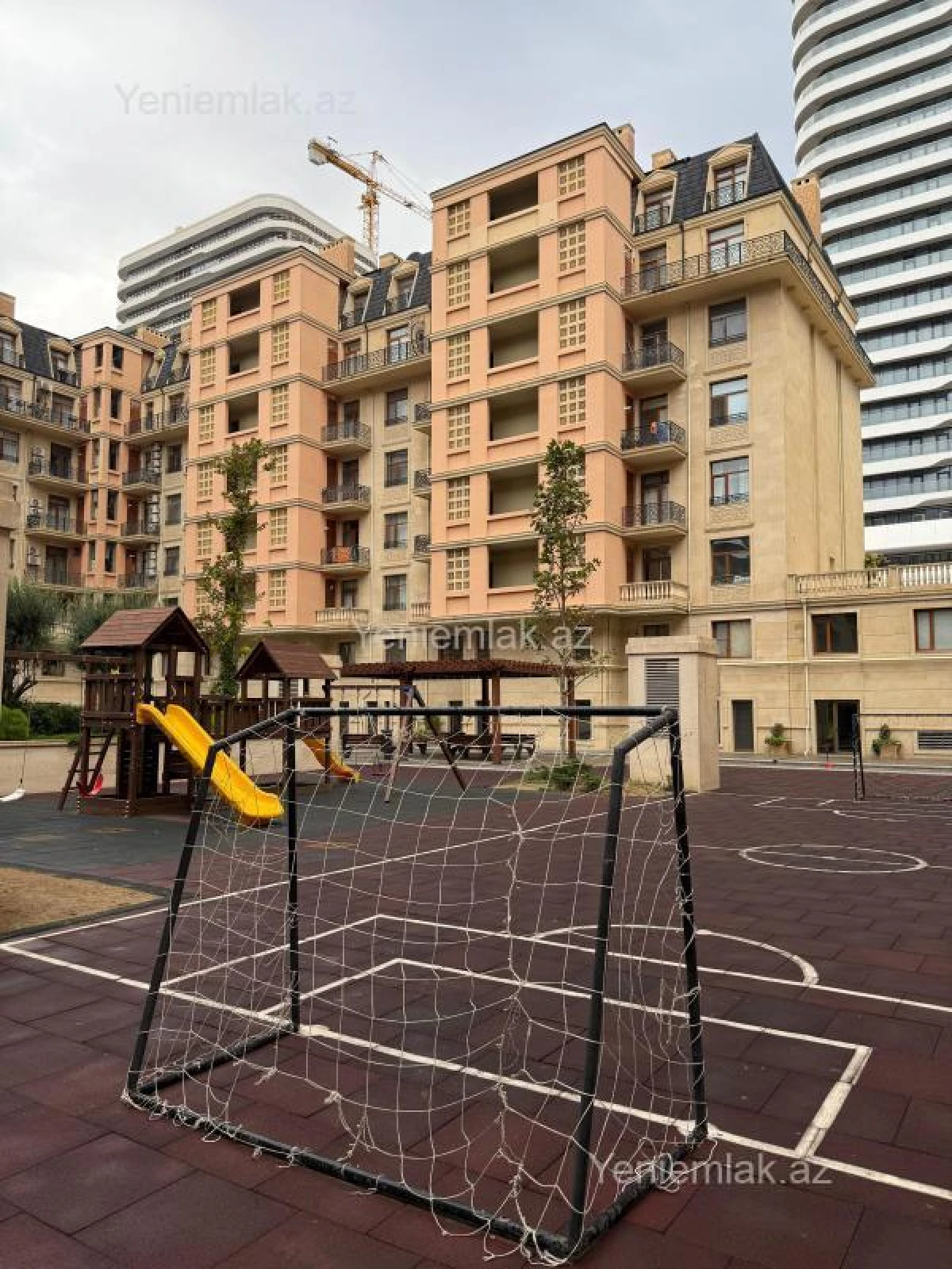Satılır 3 otaqlı yeni tikili 130 m²