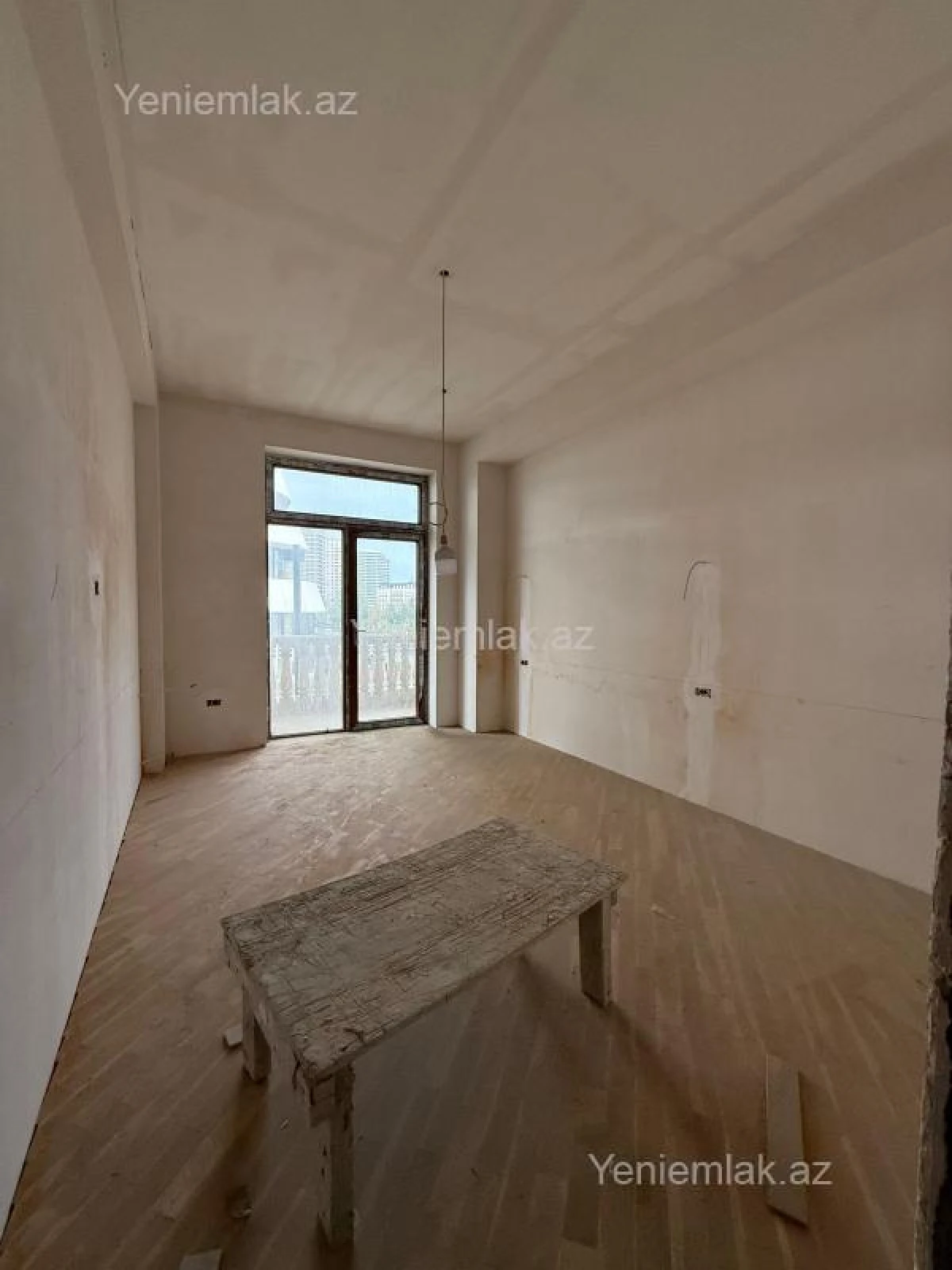 Satılır 3 otaqlı yeni tikili 130 m²