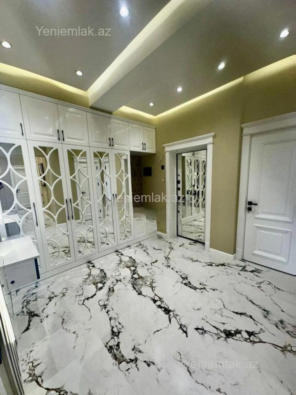 Satılır 3 otaqlı yeni tikili 151 m²