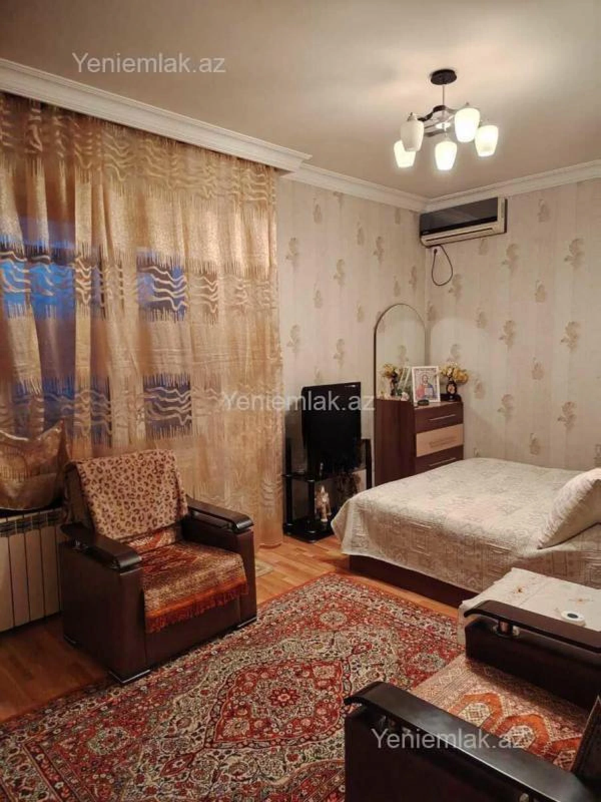 Satılır 1 otaqlı köhnə tikili 42 m²