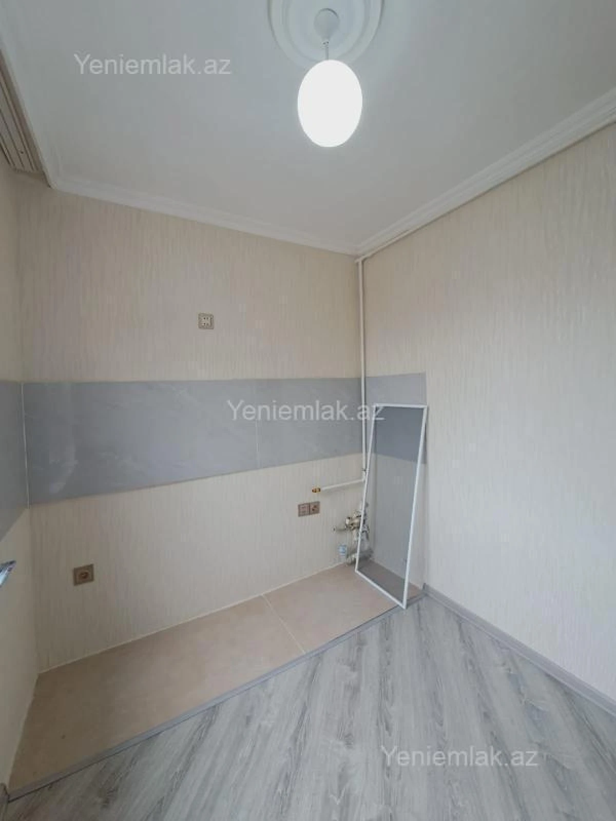 Satılır 1 otaqlı köhnə tikili 35 m²